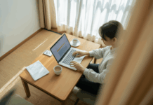 楽天銀行のカードローン(個人向け):申込手順と主な必要条件ガイド